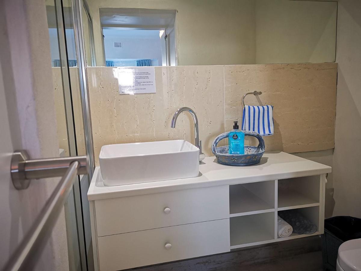 Rachawadee Accomodation​ & Health Spa Simonʼs Town Buitenkant foto